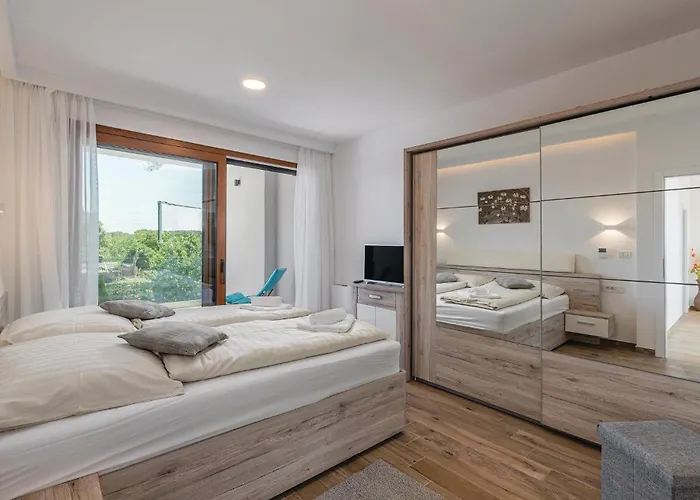 Cozy In Cervar With Sauna Feriehus Poreč