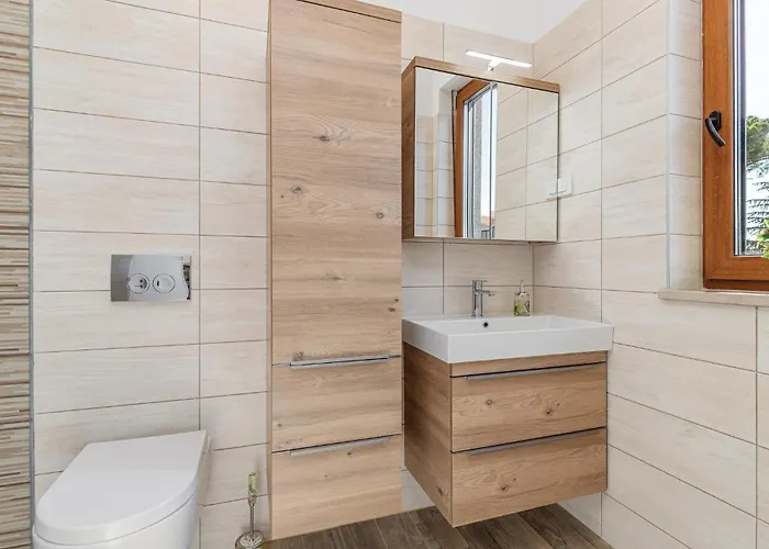 Feriehus Cozy In Cervar With Sauna Poreč